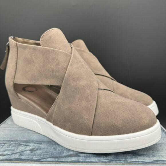 NEW Journee Collection Women’s Seena Wedge Sneakers Taupe Size 8.5 - Picture 1 of 11